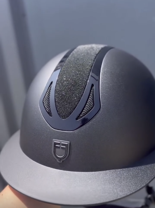 Zoom sur le casque Azael Stone